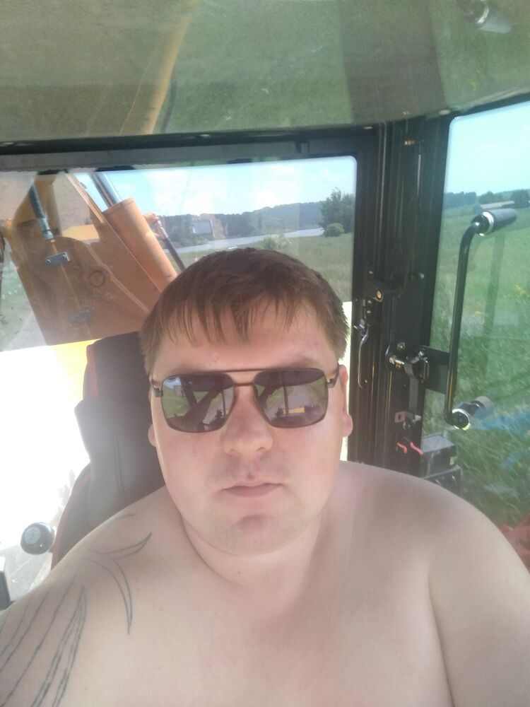  44040099  , 28 ,    