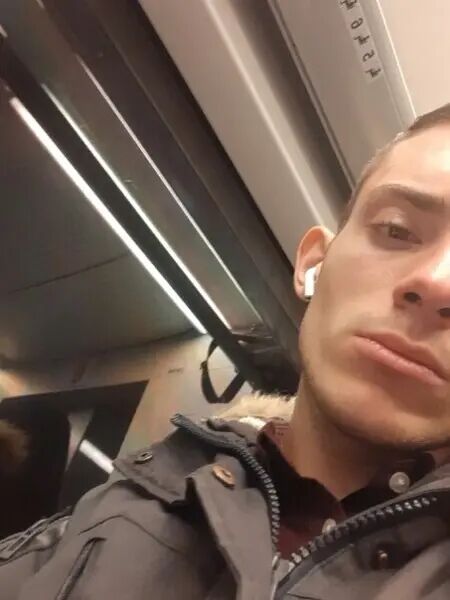  30736289  Artyom, 24 ,    