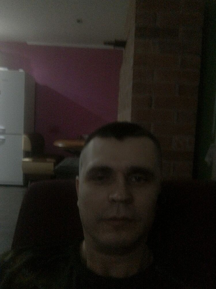  8881929  Sergej, 45 ,    