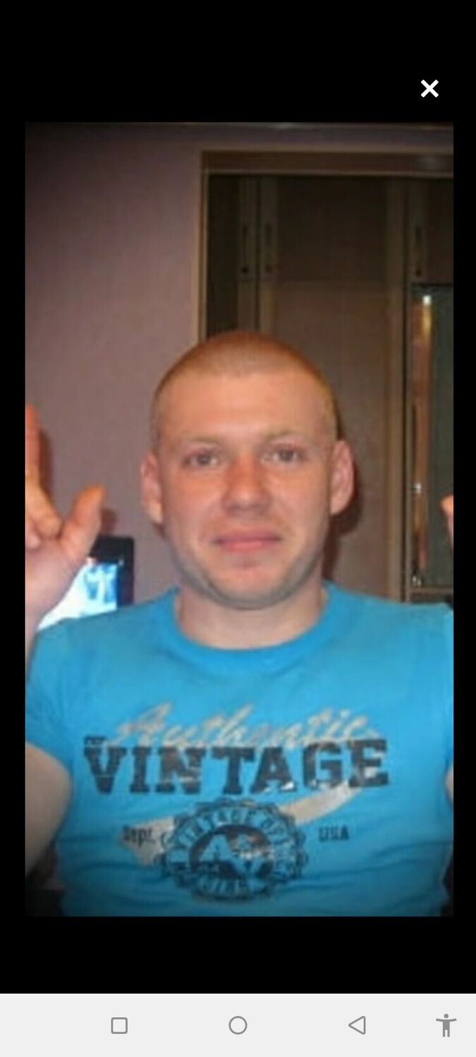  45158679  Viktor, 43 ,    
