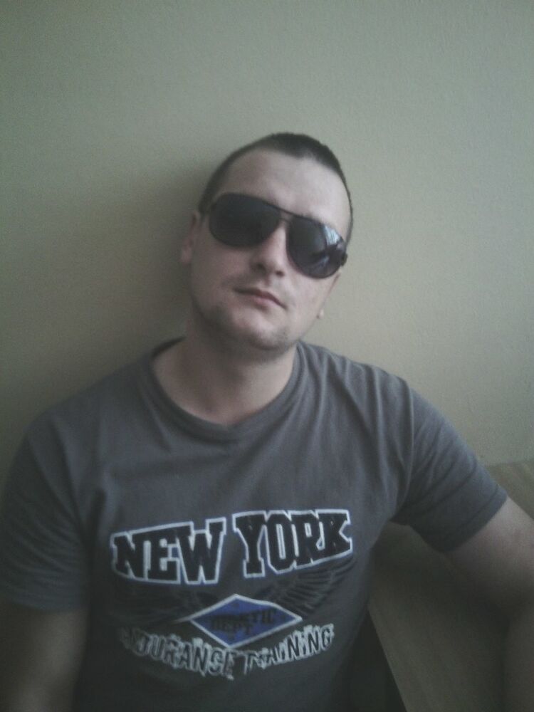  5153189  Artem, 38 ,    