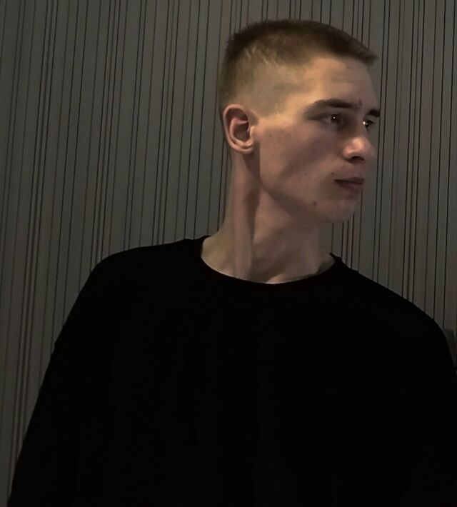  54599169  Zaharoviyan, 25 ,    