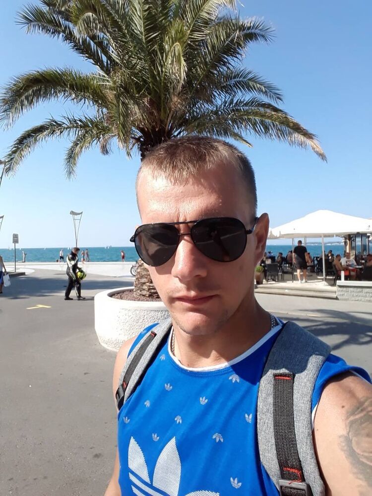  ,   Rom, 32 ,   