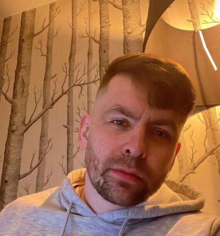  ,   MichaelChris, 42 ,   ,   