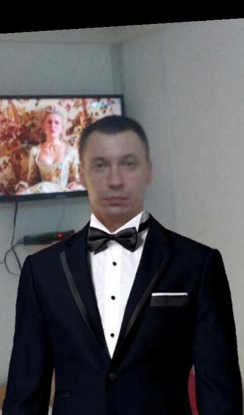  9152209  Ewgenii, 46 ,    