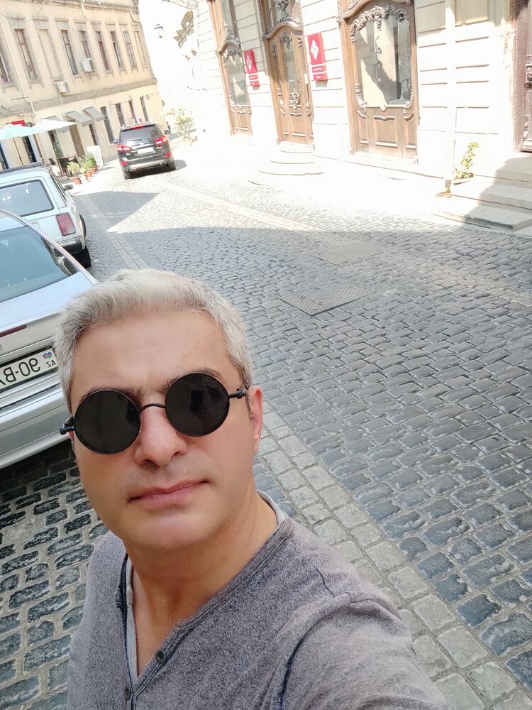  ,   Seymur, 44 ,   c 