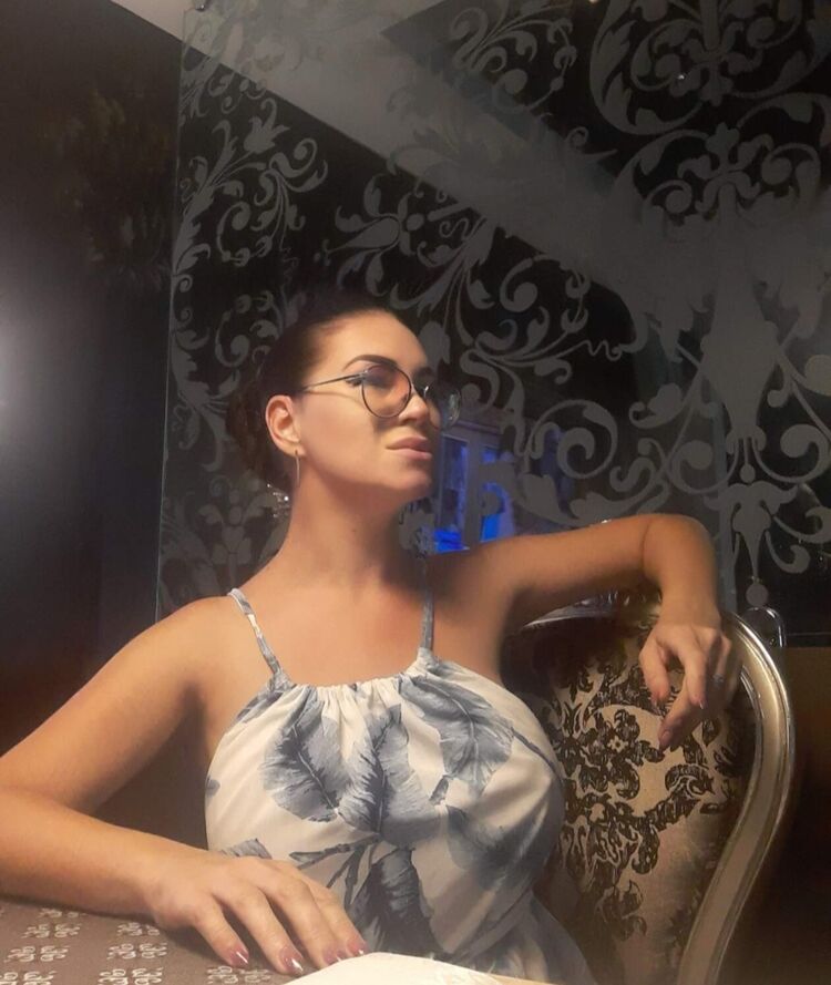  ,   Anna, 42 ,   ,   