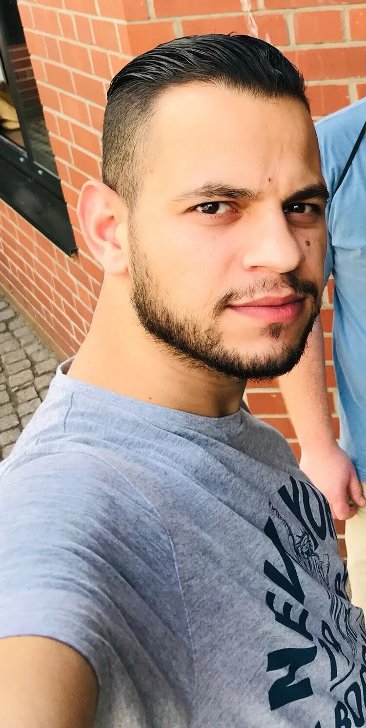  33363809  Arman, 37 ,    