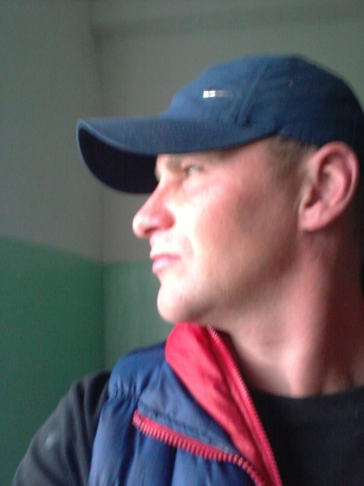  8047229  Ioana, 30 ,    