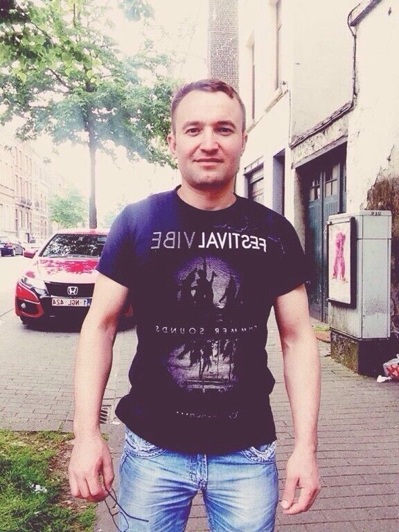  ,   Oleg, 42 ,   