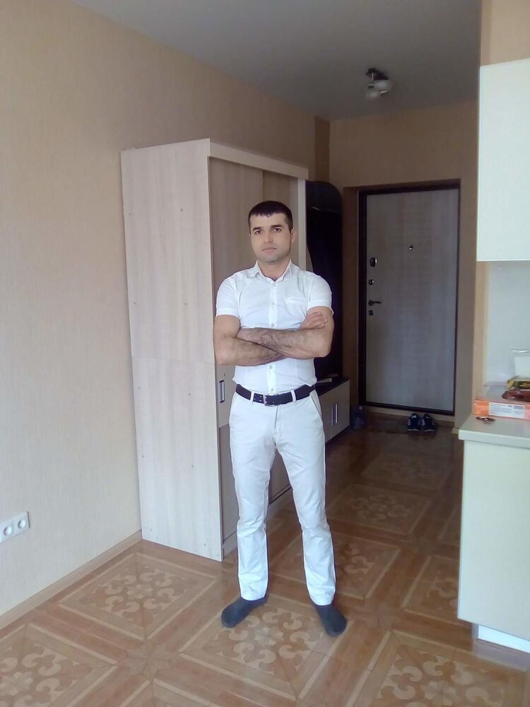  40567429  Bakhtiyor, 44 ,    