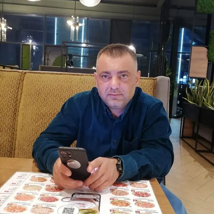  44881659  Mehmet, 39 ,    