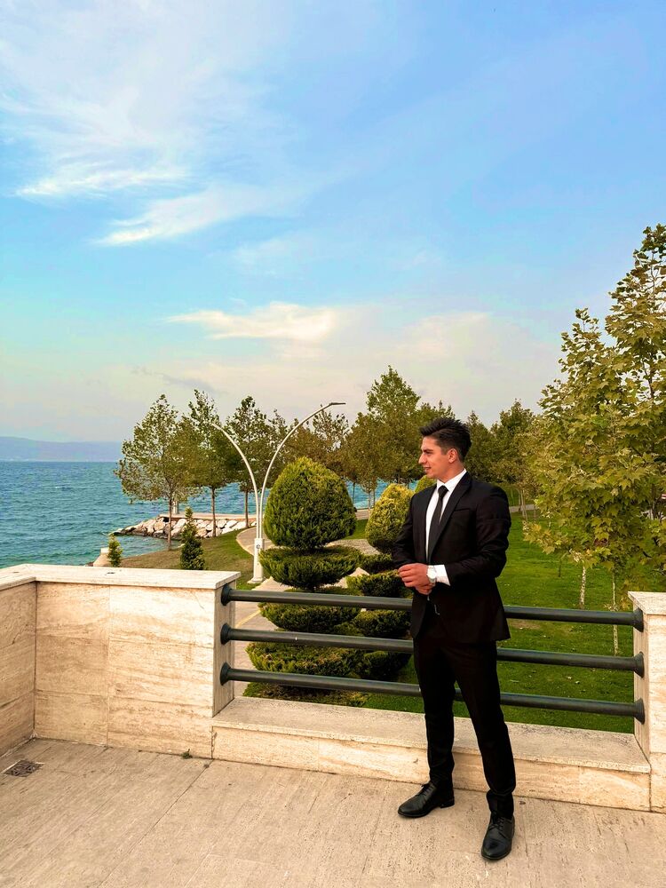  52868519  Ercan, 32 ,    