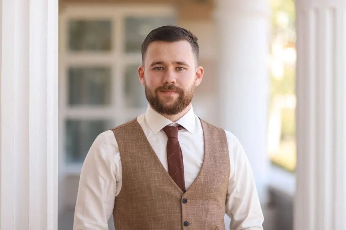  28481809  Konstantin, 27 ,    -