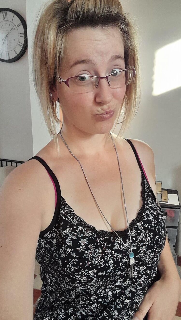  47326999  Stephanie, 26 ,    