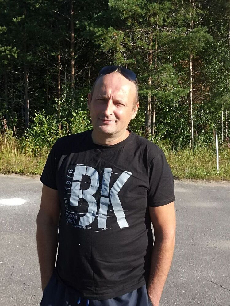  54681859  Pasha, 46 ,    