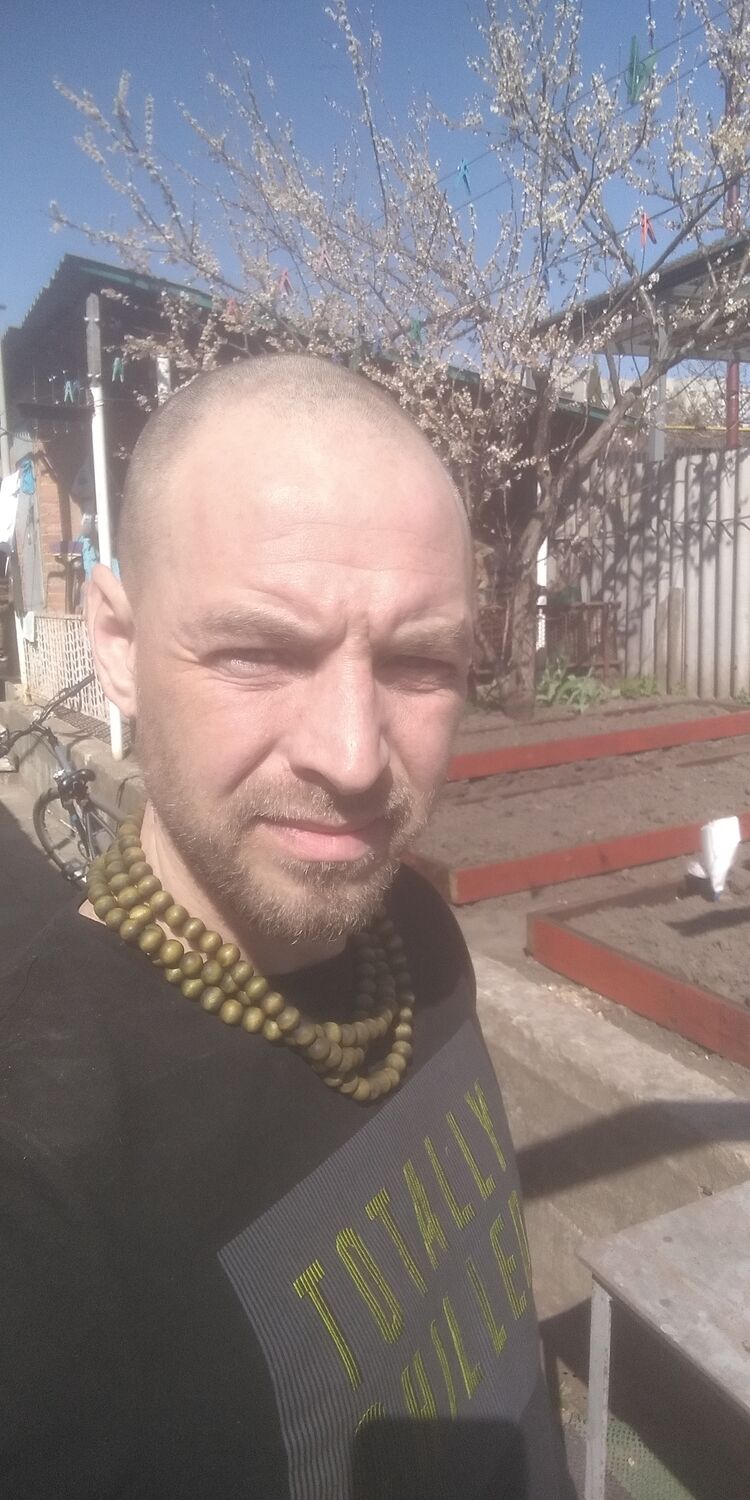  46902909  , 40 ,    