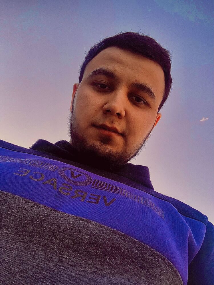  ,   Leon, 27 ,   ,   