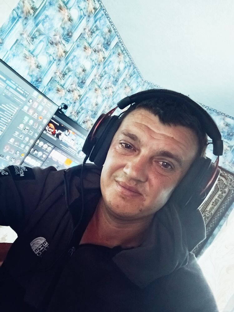  54604889  Uselenok, 33 ,    