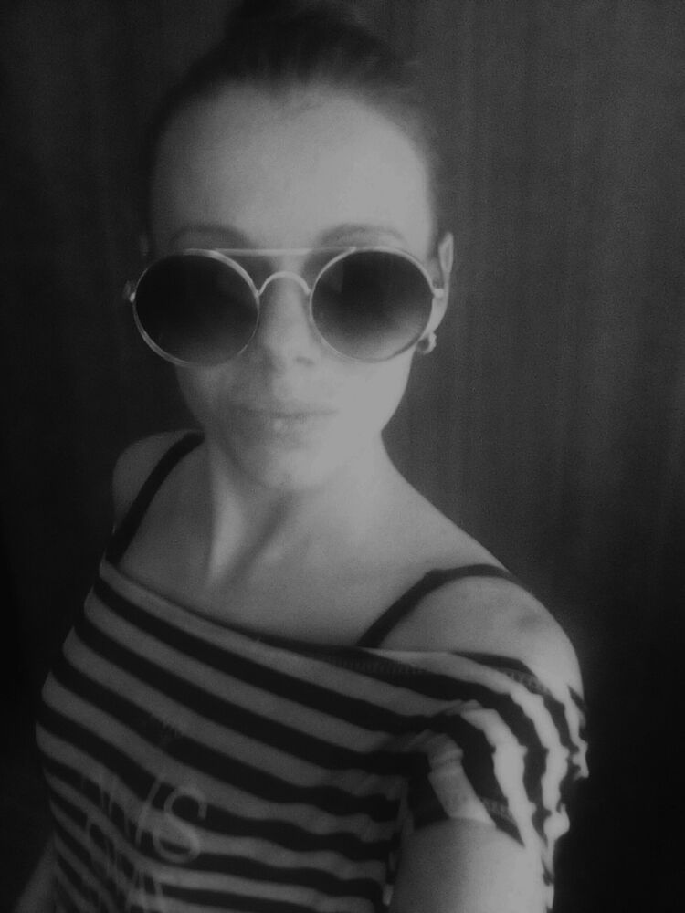  ,   Morika, 32 ,  