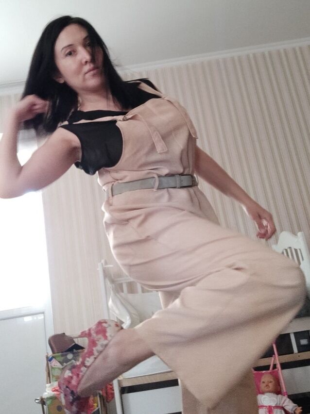  ,   Shirin, 46 ,   ,   