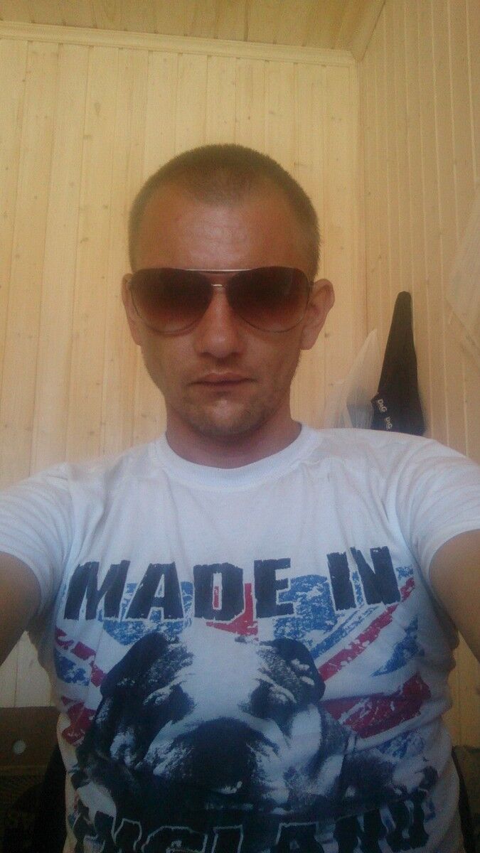  9807779  Andrei, 41 ,    -