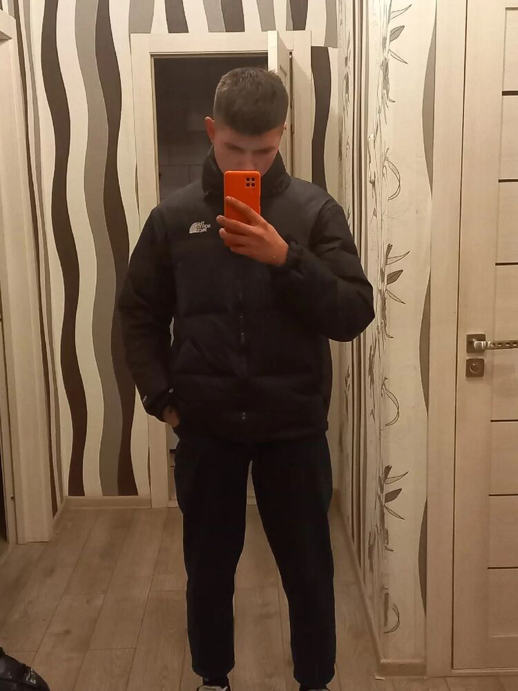  42979049  , 24 ,    