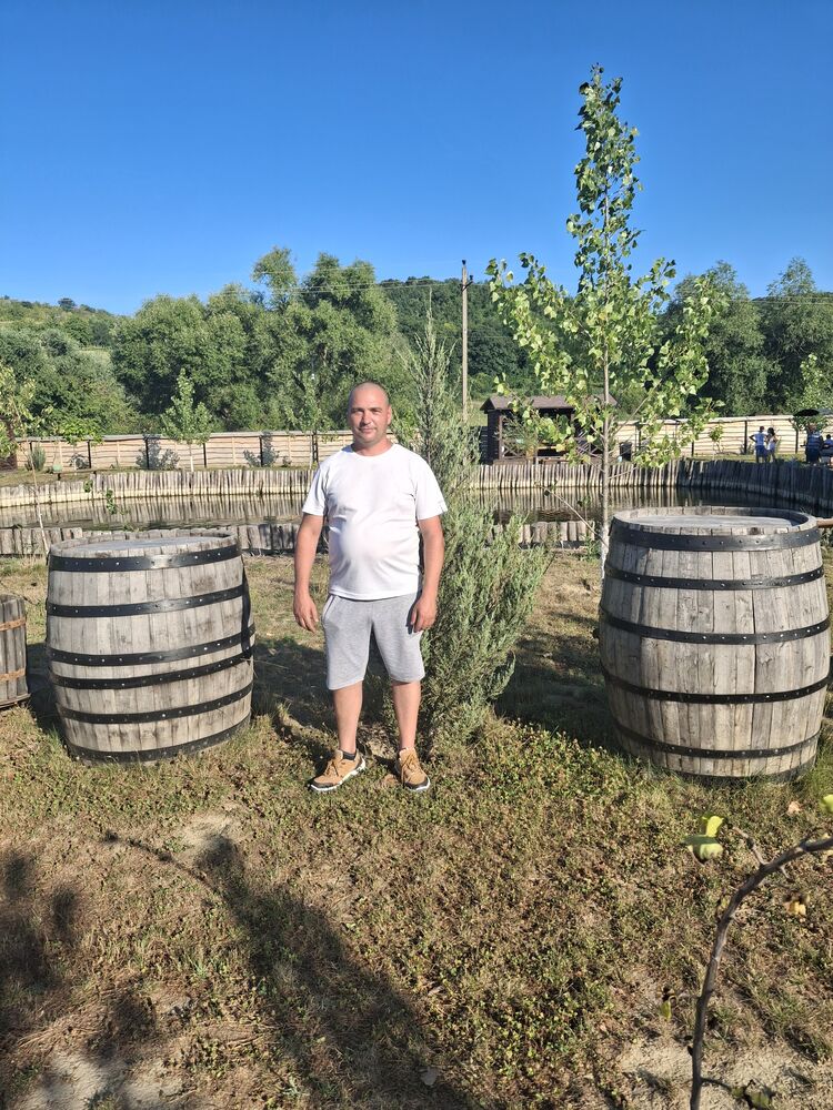  53415639  Veaceaslav, 42 ,    