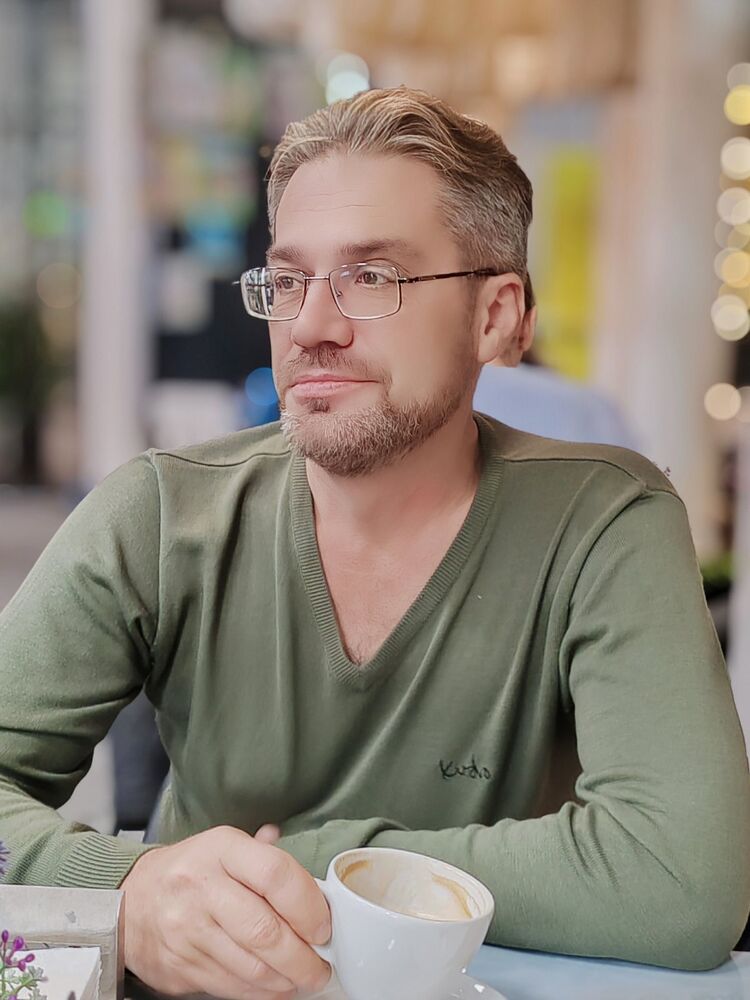  49366899  HackMan, 46 ,    