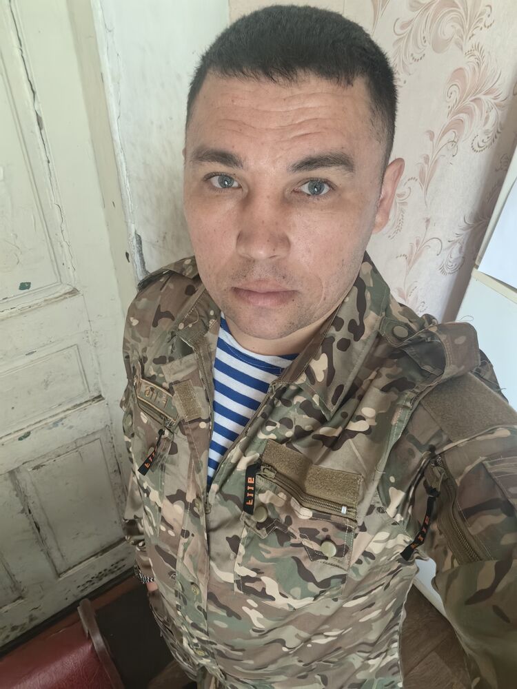  42695629  RUSLAN, 38 ,    