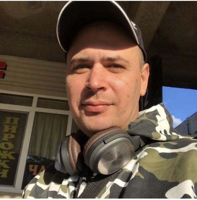  ,   Aleks, 41 ,   ,   