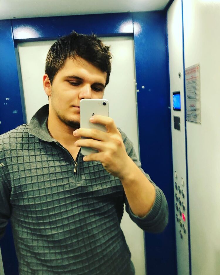  ,   Monsenser, 21 ,   