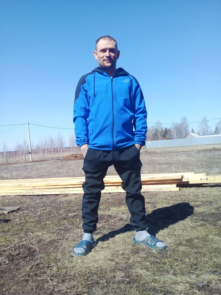  22972249  Vovhik, 38 ,    