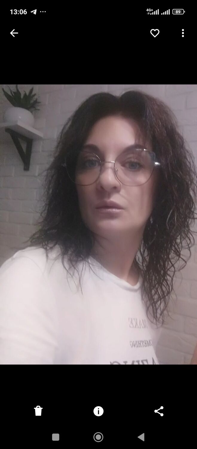  44077949  , 52 ,    