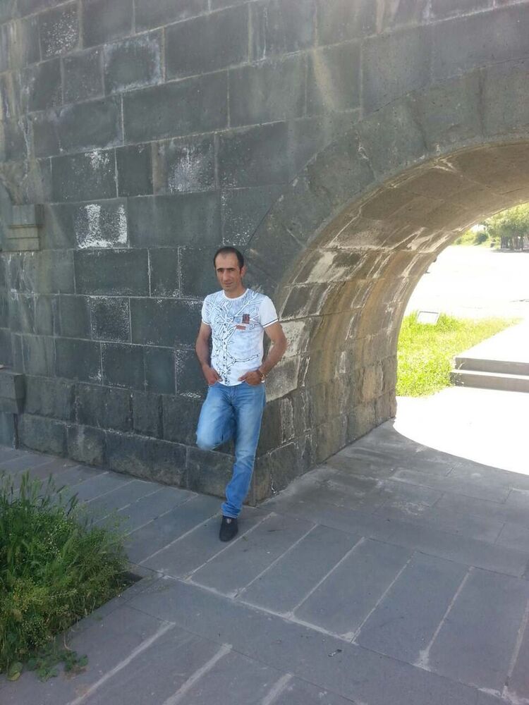  ,   Artur, 43 ,   ,   , c 