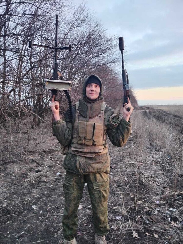  44348749  Poherface, 31 ,    