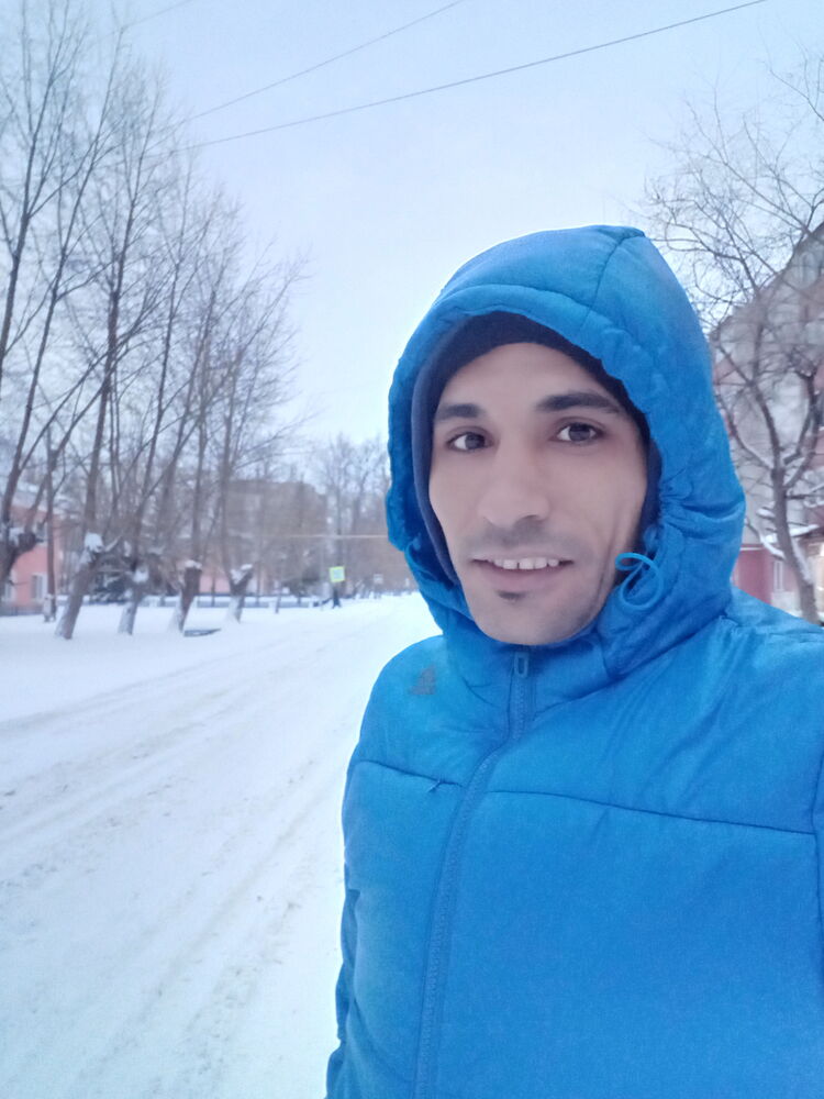  ,   Hussein, 35 ,   ,   , c , 