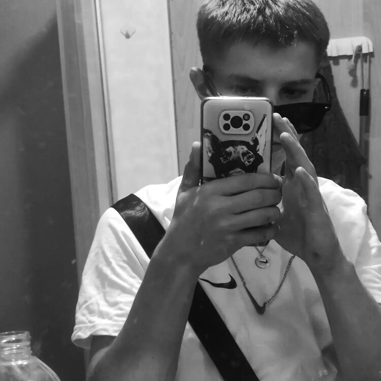  39663499  Sasha, 22 ,    