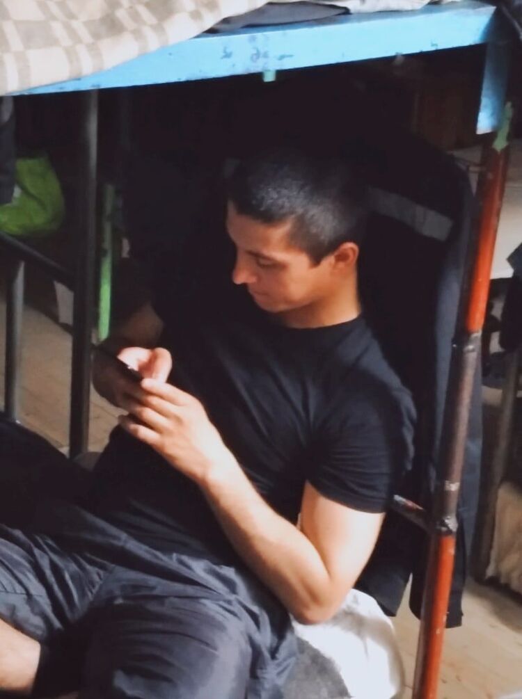  53584729  Zeno Kar, 29 ,    