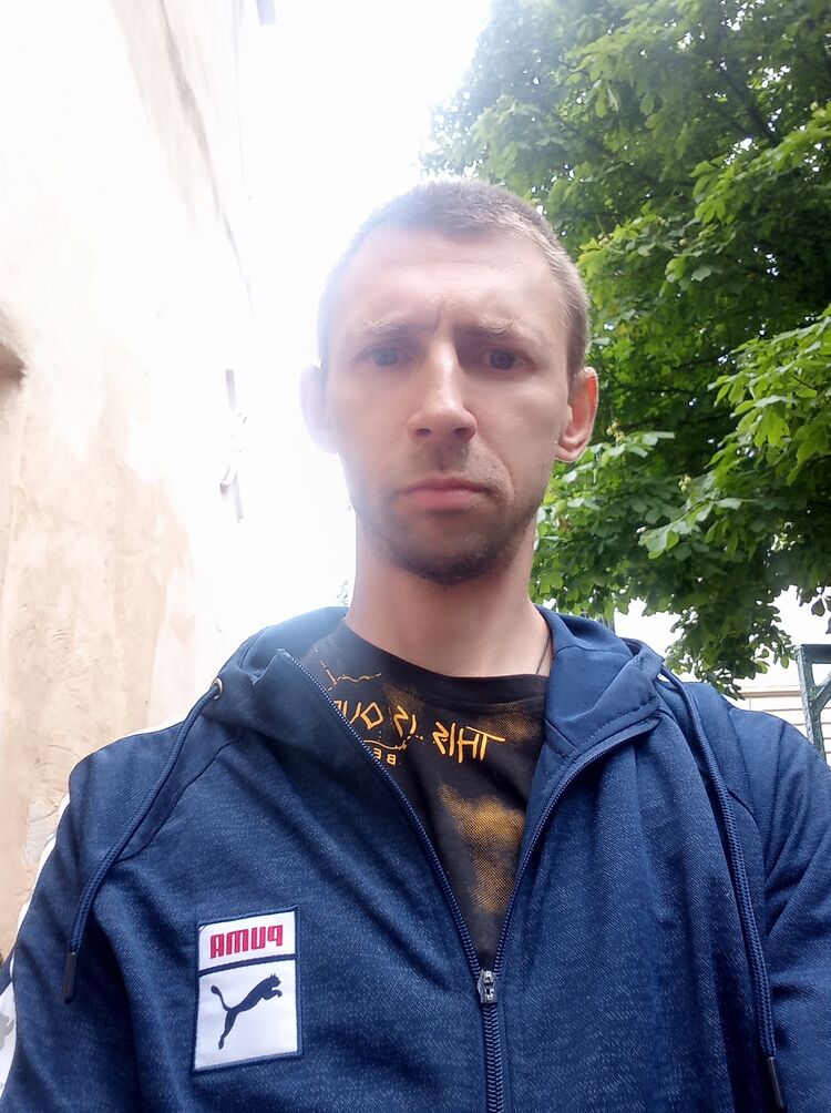  43896829  , 40 ,    