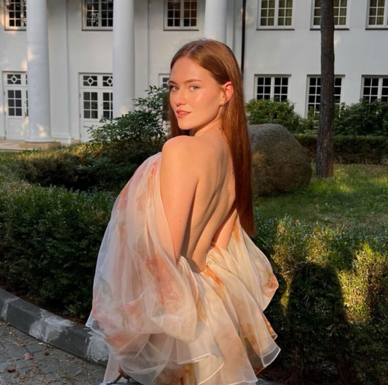  ,   Anna, 20 ,   ,   , c , 