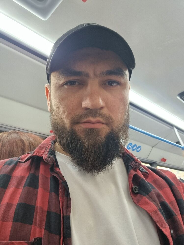  45299919  Zelim, 34 ,    