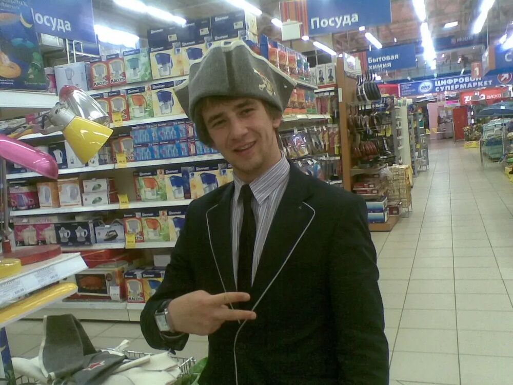  30973069  Nikolay, 35 ,    