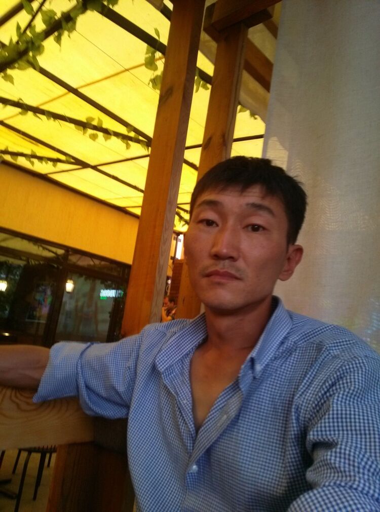  4538719  Denis, 51 ,    