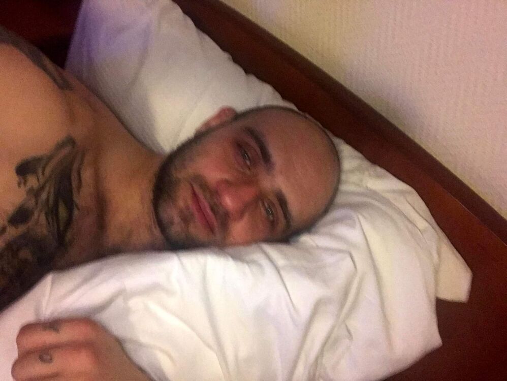  51740429  Michas, 38 ,    