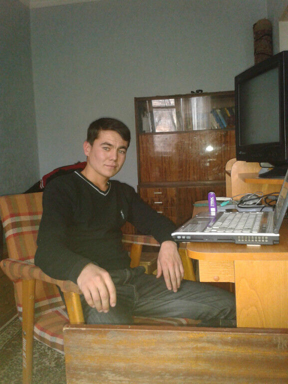  5437549  Laziz, 32 ,    