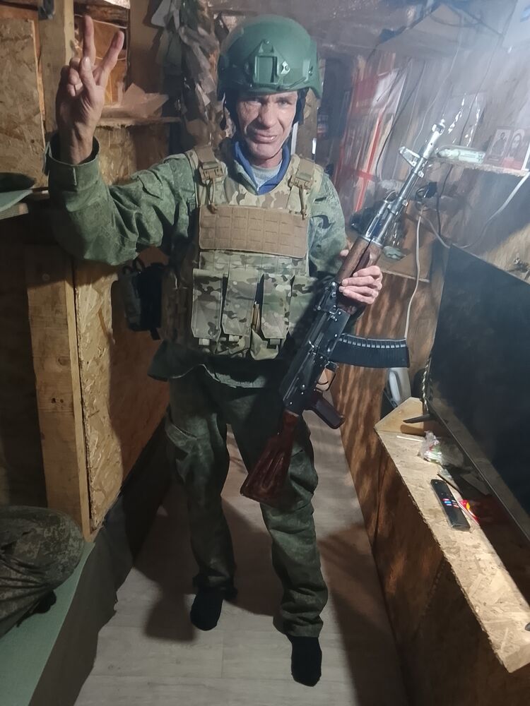  54444869  , 32 ,    --