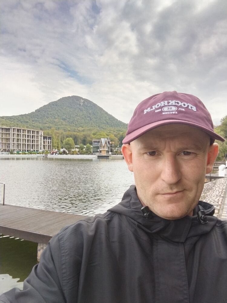  53962409  Maxim, 35 ,    