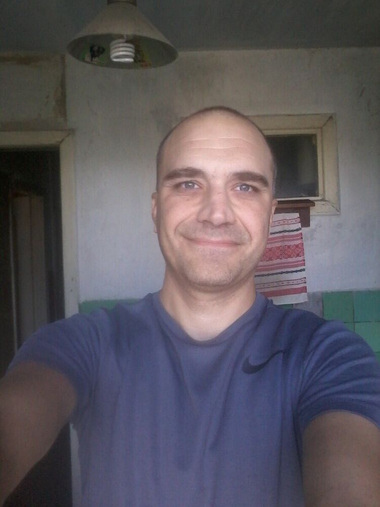  21709879  , 44 ,    