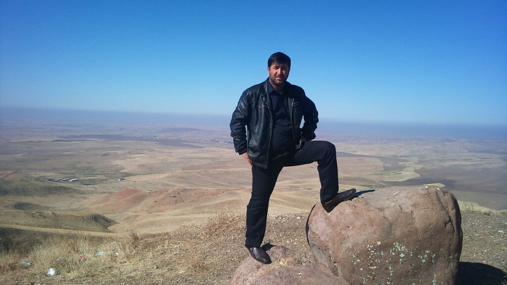  ,   Aliishigov, 47 ,   ,   , c , 